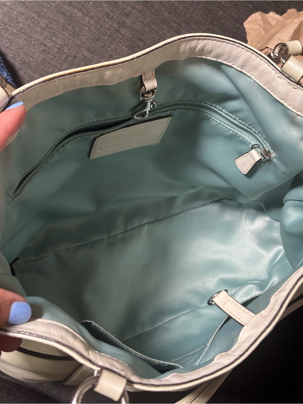 Coach Audrey Andie Perforated Signature shoulder bag - Picture 8 of 16